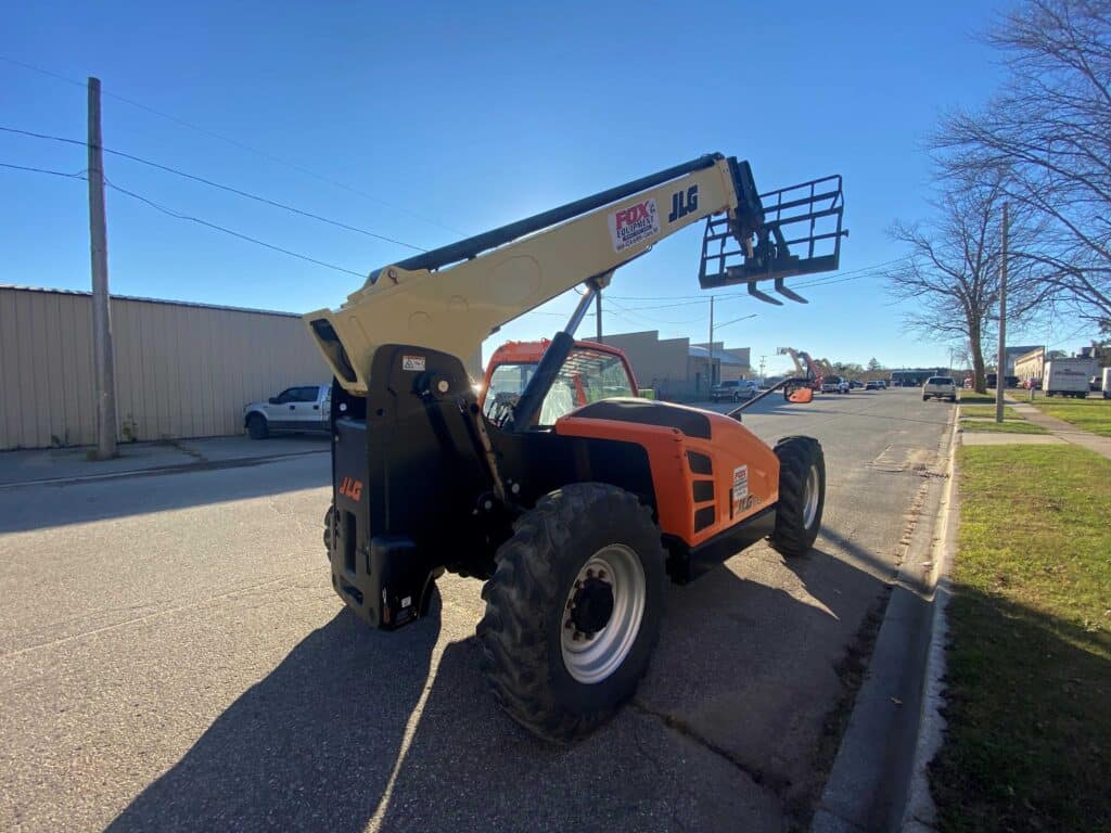 W8 | Fox Equipment Rentals in Clare, MI